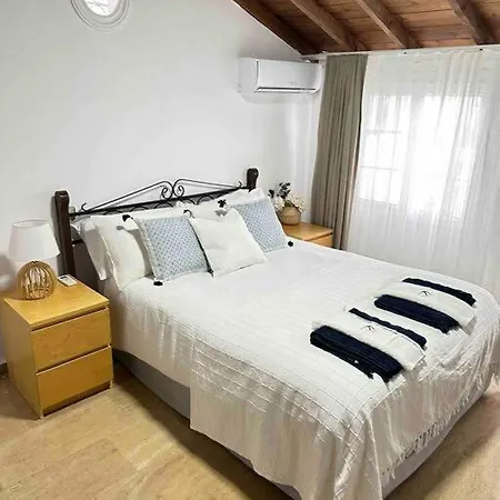 فيلة Beautiful 5 Bed With Pool Perivolia tou Trikomou