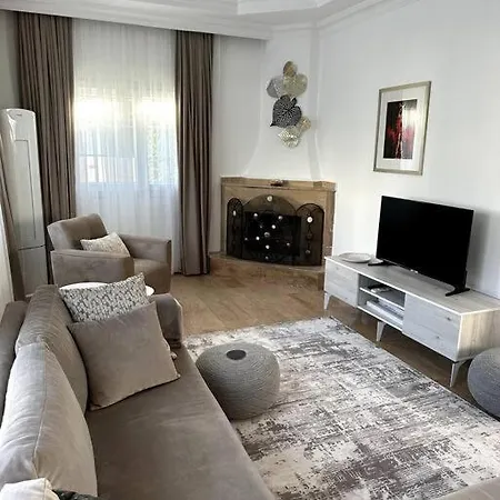 Beautiful 5 Bed With Pool فيلة *