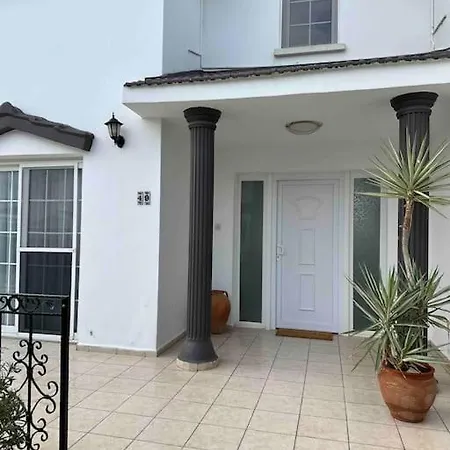 فيلة Beautiful 5 Bed With Pool