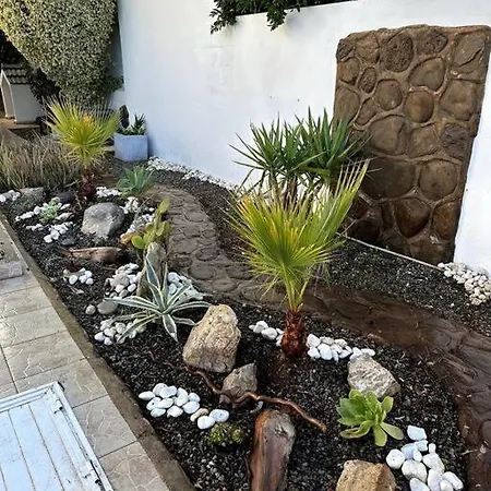 Beautiful 5 Bed With Pool Perivolia tou Trikomou