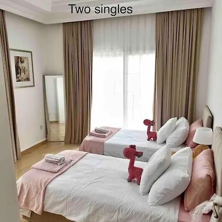 Beautiful 5 Bed With Pool Perivolia tou Trikomou